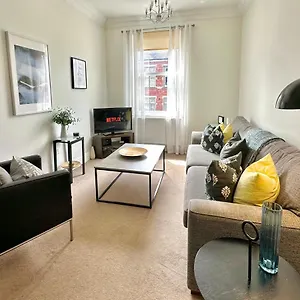 https://6-blue-bridge-luxury-apartment.yorkshirehotels.net